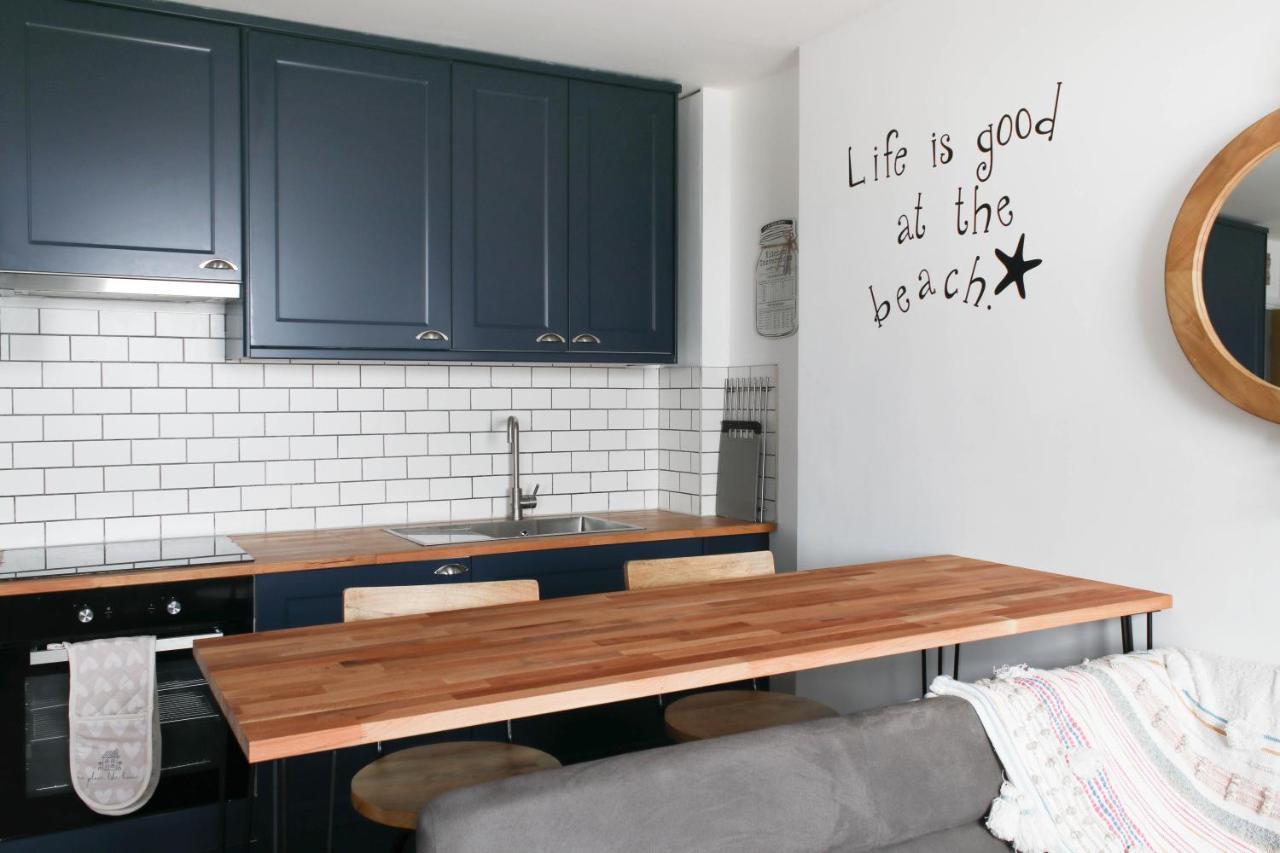 Lovely 2- Bedroom Apartment With Stunning Sea Views Worthing Exterior photo