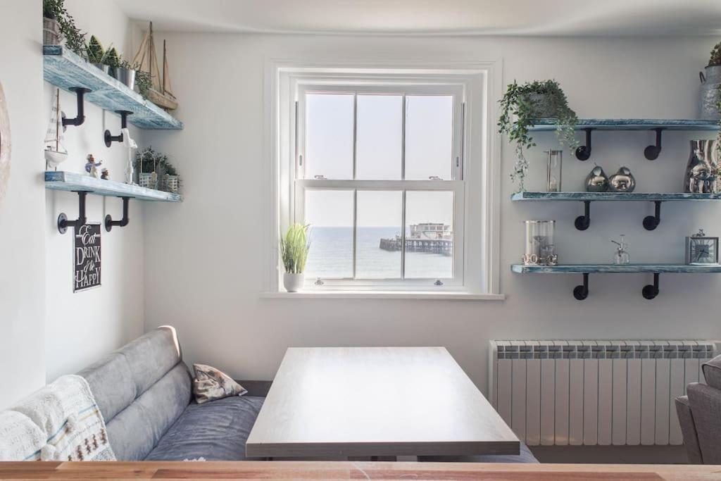 Lovely 2- Bedroom Apartment With Stunning Sea Views Worthing Exterior photo