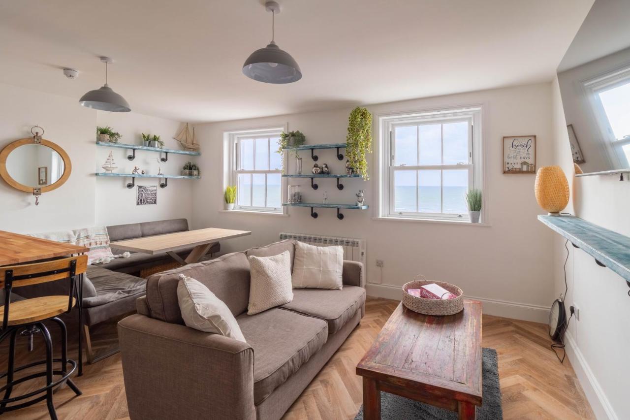 Lovely 2- Bedroom Apartment With Stunning Sea Views Worthing Exterior photo