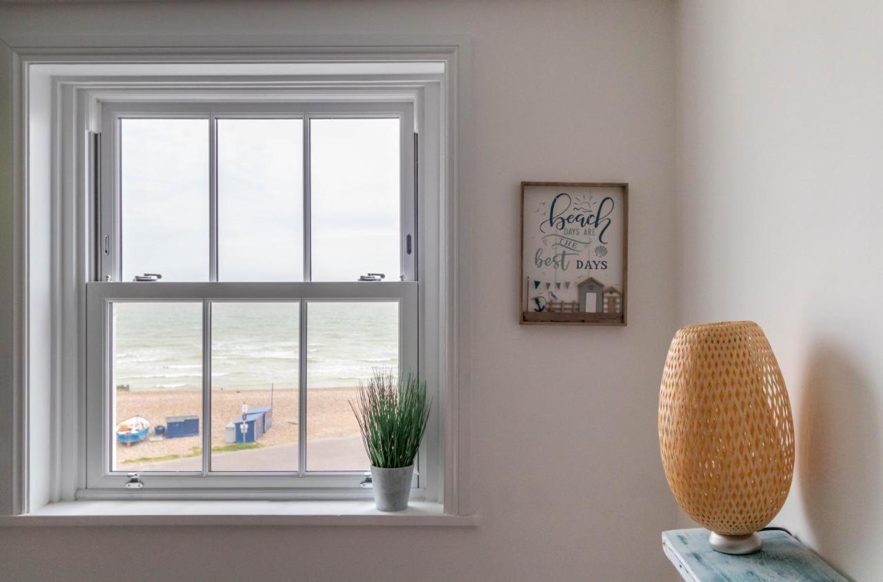 Lovely 2- Bedroom Apartment With Stunning Sea Views Worthing Exterior photo