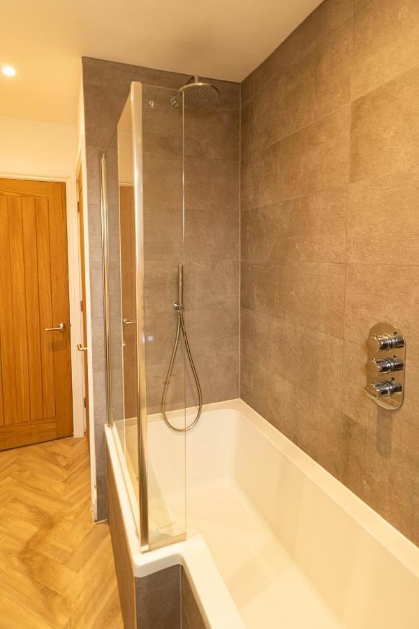 Lovely 2- Bedroom Apartment With Stunning Sea Views Worthing Exterior photo